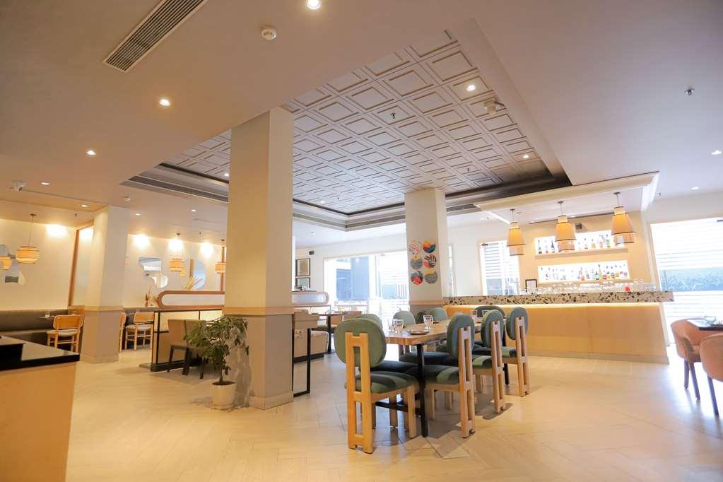 Park Inn By Radisson New Delhi Lajpat Nagar Restaurant bilde